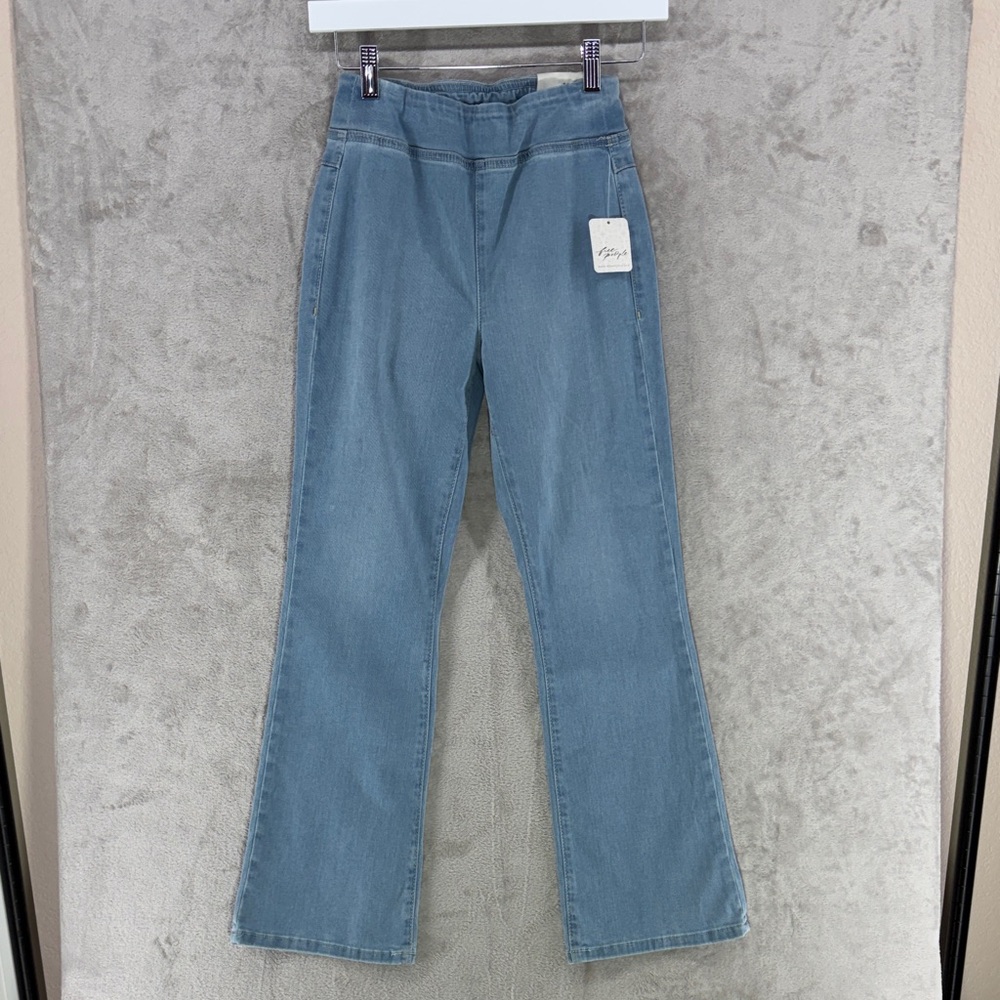 NWT--We The Free In My Feelings Mid Rise Crop Boot Light Blue Pull On Jeans XS